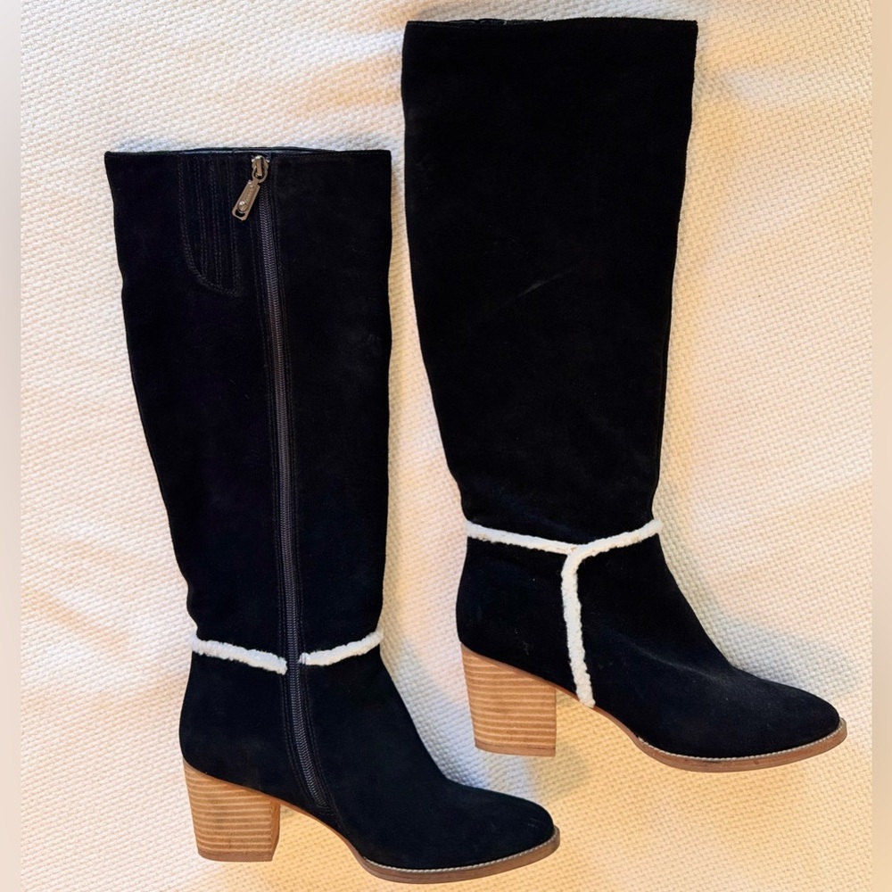 BLONDO Black Suede Leather & Shearling Block Heel Boots w Tan Sole